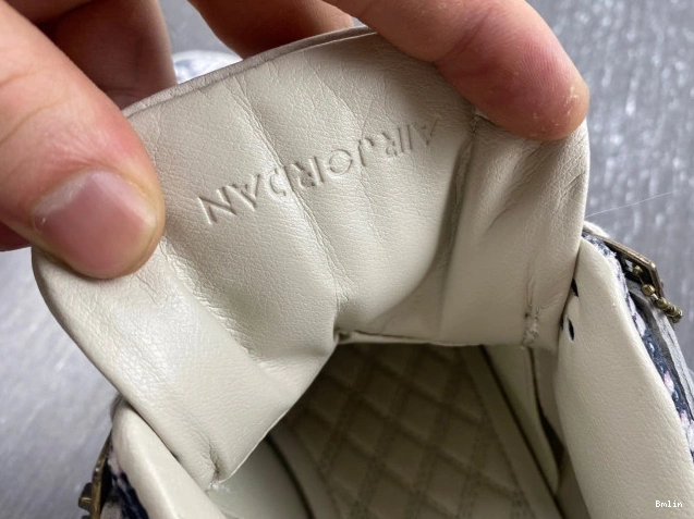 Boostmaster lin Retro 819139-030 Snakeskin Jordan 4 0821